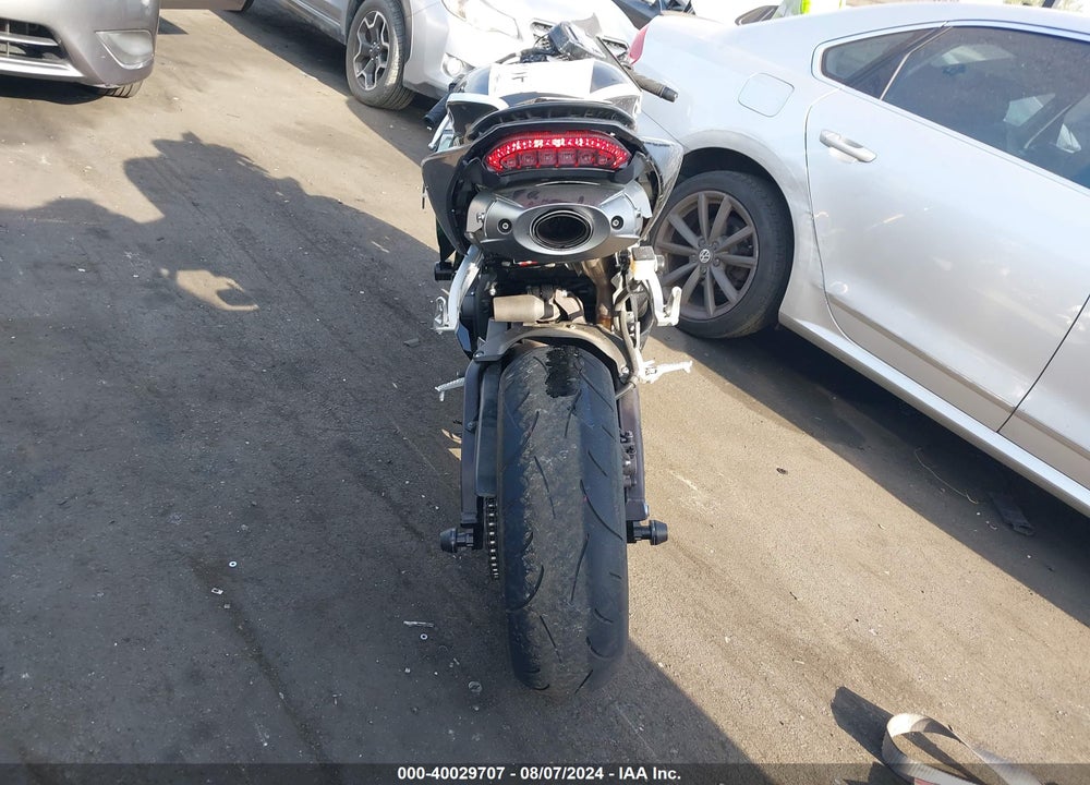 2021 HONDA CBR600 RR VIN: JH2PC40H6MK700156