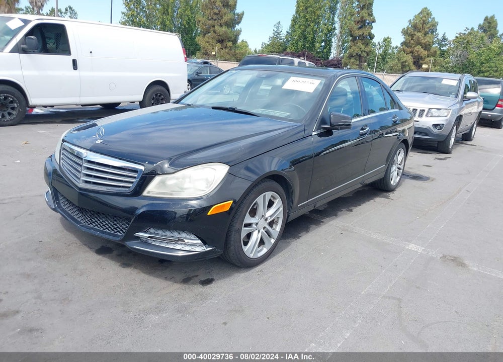 2013 MERCEDES-BENZ C 250 LUXURY/SPORT VIN: WDDGF4HB4DA864209