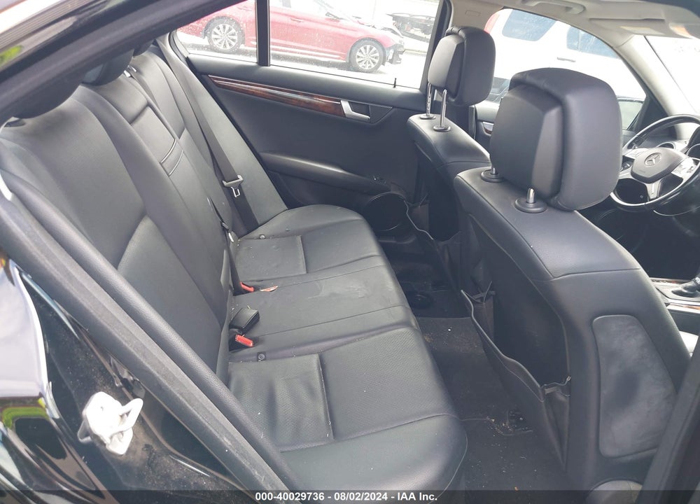 2013 MERCEDES-BENZ C 250 LUXURY/SPORT VIN: WDDGF4HB4DA864209