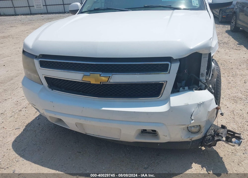 2008 CHEVROLET SUBURBAN 1500 LT VIN: 3GNFC16028G197699