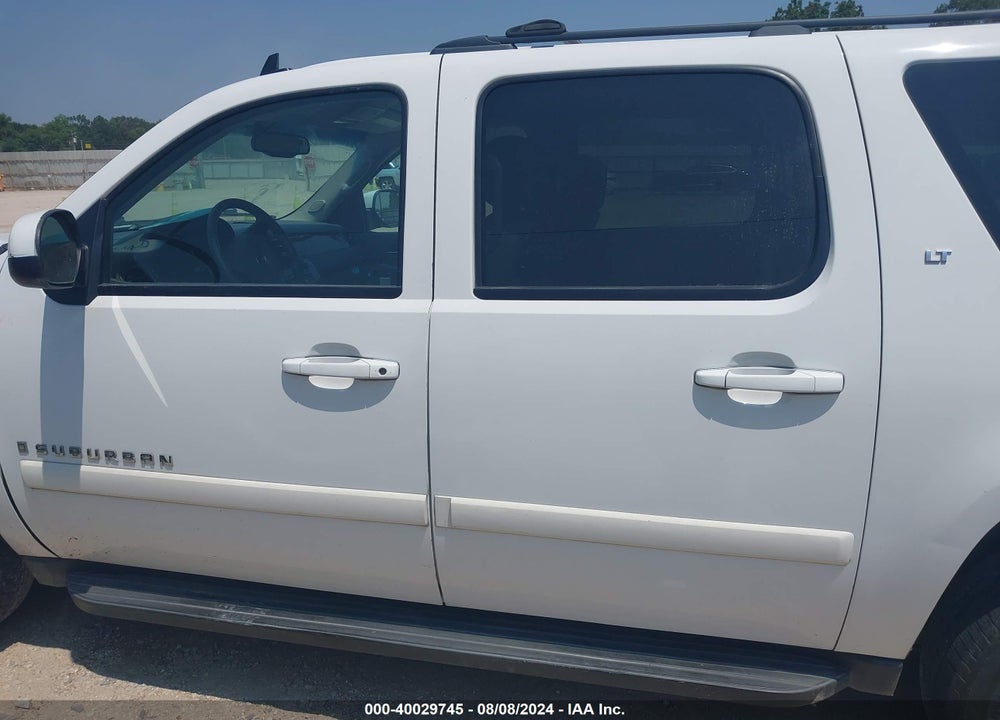 2008 CHEVROLET SUBURBAN 1500 LT VIN: 3GNFC16028G197699