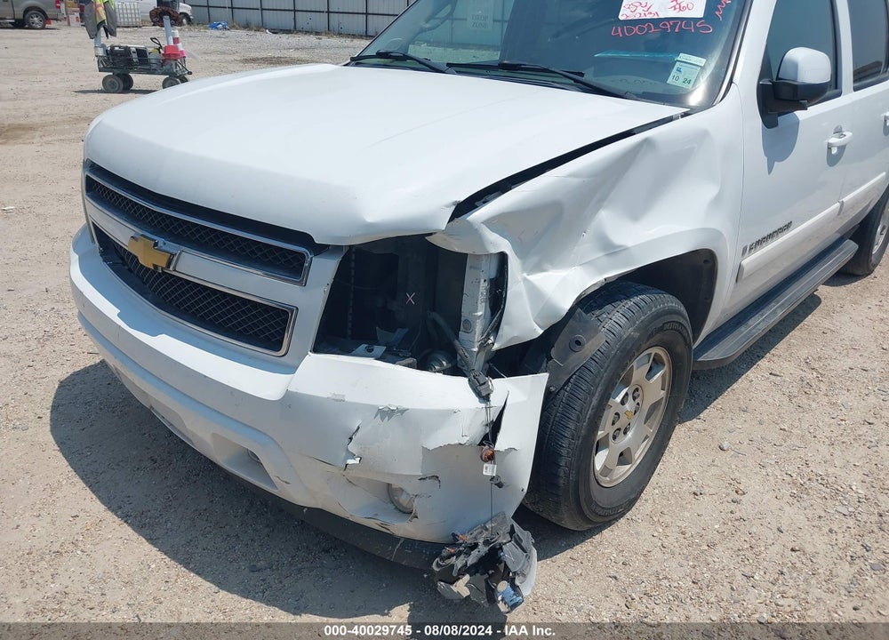 2008 CHEVROLET SUBURBAN 1500 LT VIN: 3GNFC16028G197699