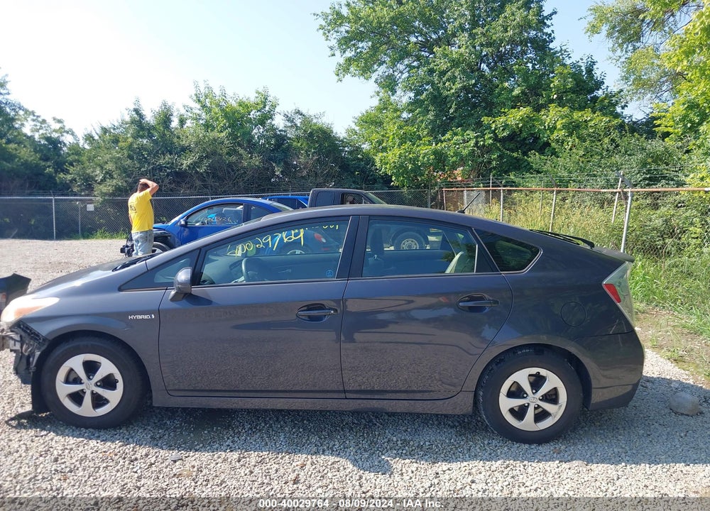 2013 TOYOTA PRIUS TWO VIN: JTDKN3DU7D1643213