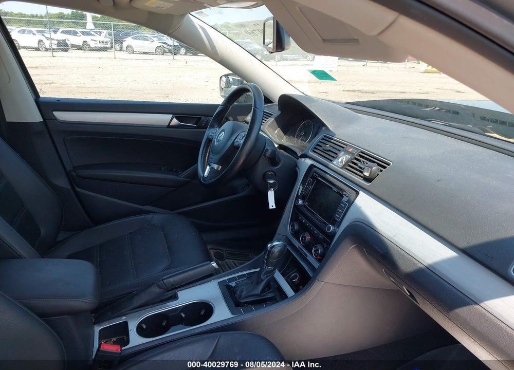 2013 VOLKSWAGEN PASSAT 2.5L SE VIN: 1VWBH7A33DC109864