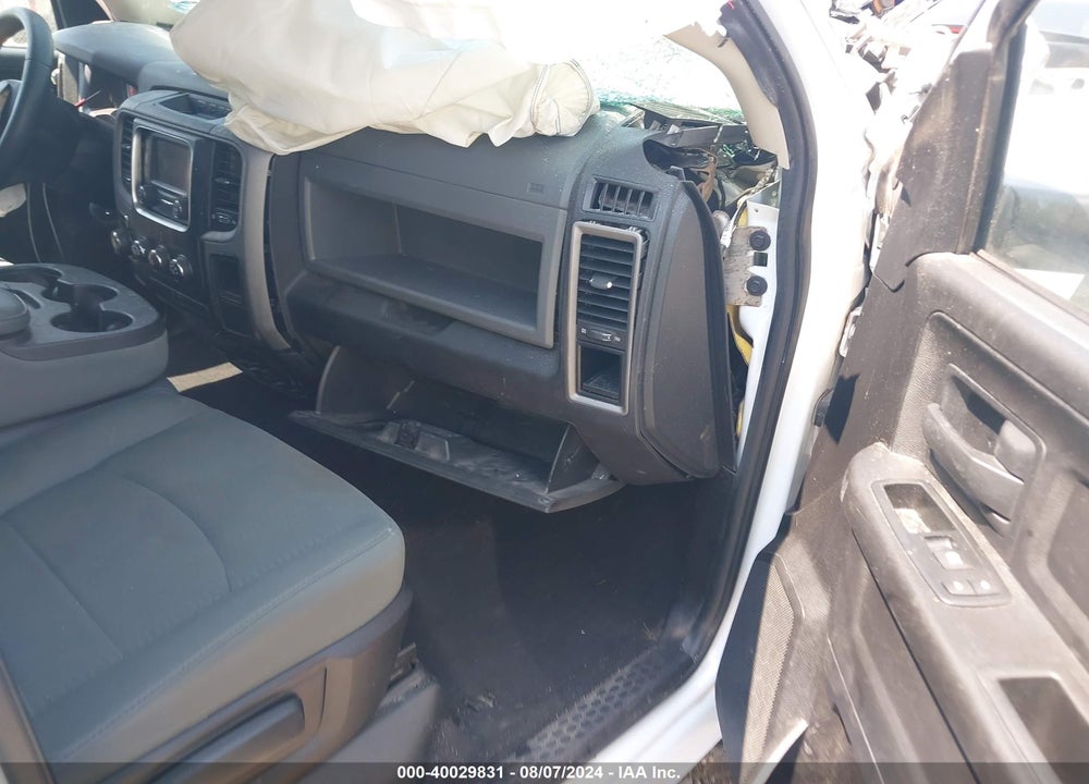 2015 RAM 1500 VIN: 1C6RR6FT4FS613082
