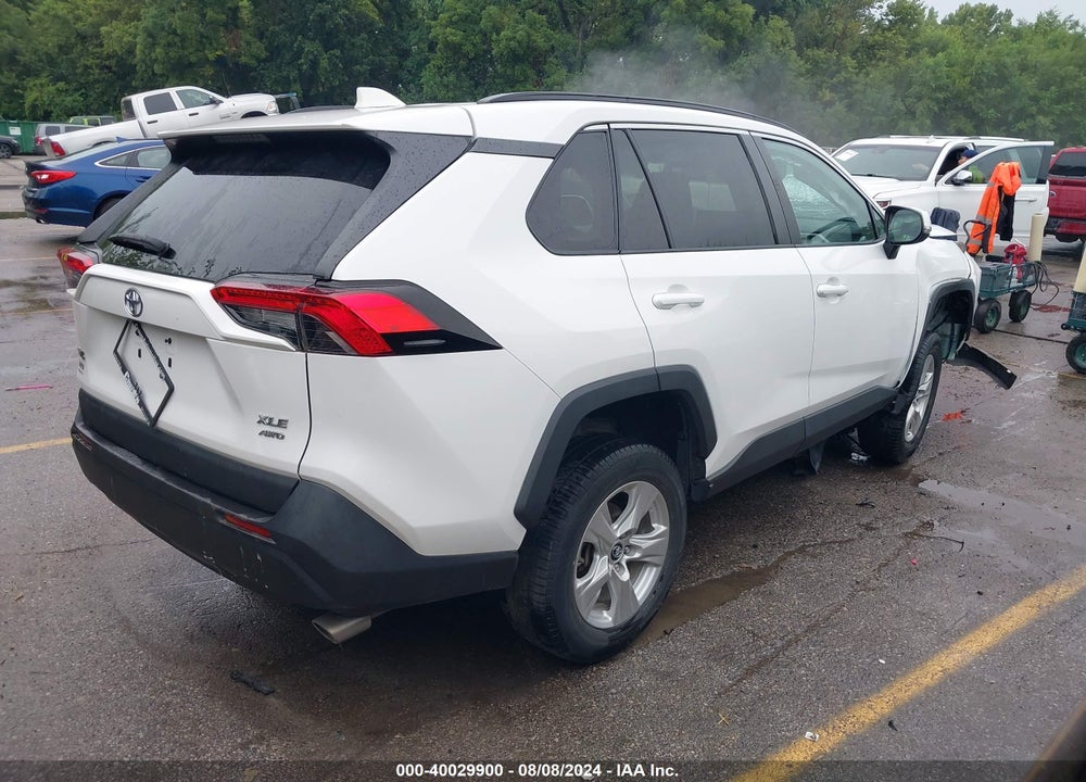 2021 TOYOTA RAV4 XLE VIN: 2T3P1RFV6MC146330
