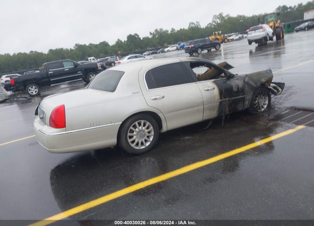 2006 LINCOLN TOWN CAR VIN: 1LNHM81V06Y609997