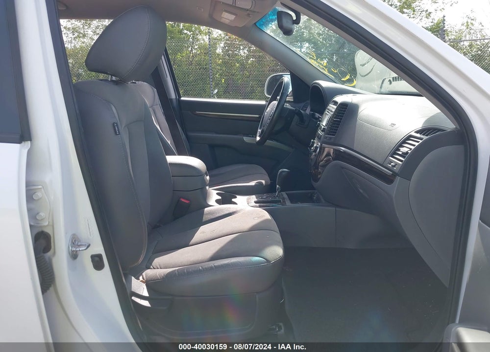 2011 HYUNDAI SANTA FE SE VIN: 5XYZHDAG8BG030069