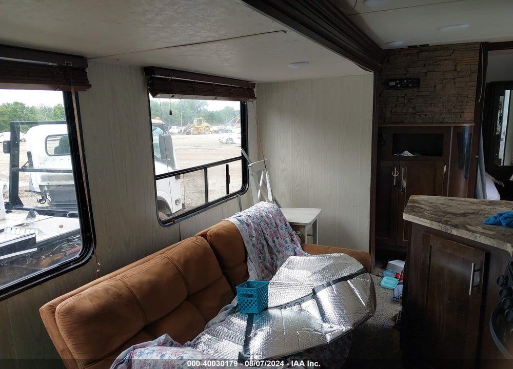 2016 FOREST RIVER CHEROKEE LTD VIN: 4X4TCKC26GX122192
