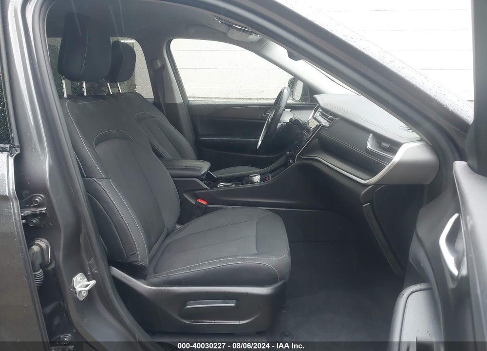 2023 JEEP GRAND CHEROKEE L LAREDO 4X4 VIN: 1C4RJKAG2P8881811
