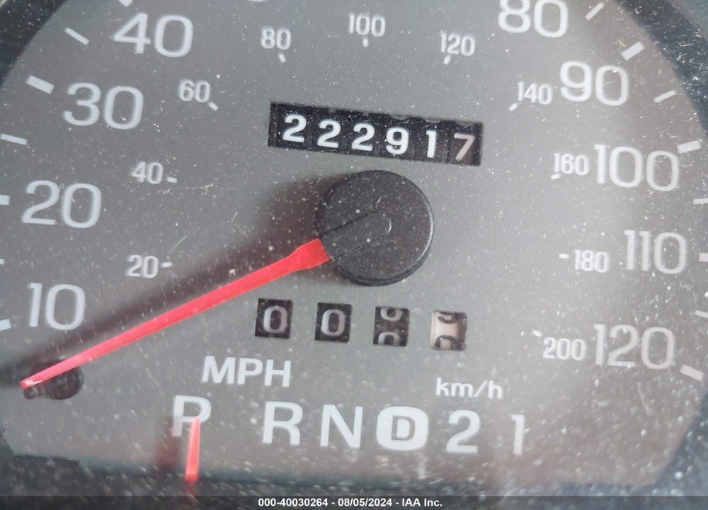 1998 MERCURY GRAND MARQUIS VIN: 2MEFM74W3WX686243