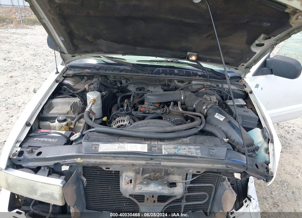2002 CHEVROLET BLAZER VIN: 1GNCS13W52K215207