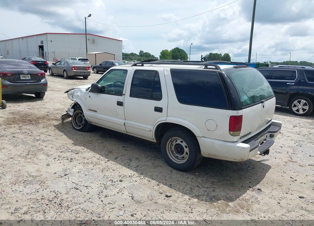 2002 CHEVROLET BLAZER VIN: 1GNCS13W52K215207