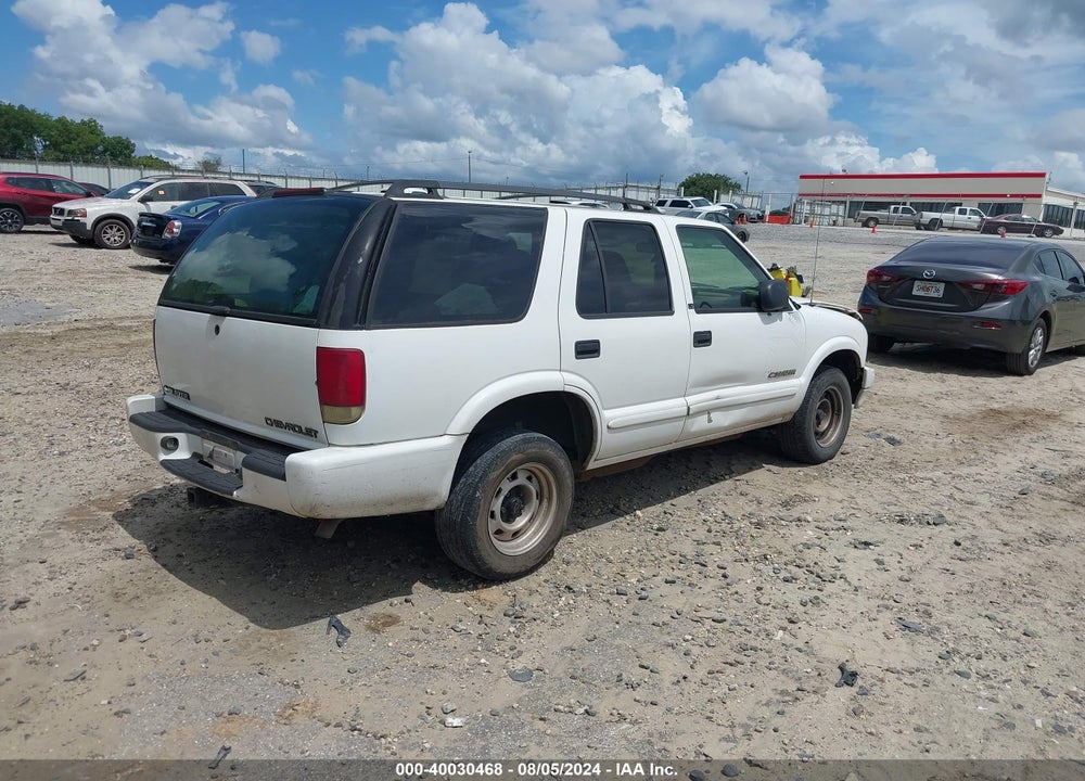2002 CHEVROLET BLAZER VIN: 1GNCS13W52K215207