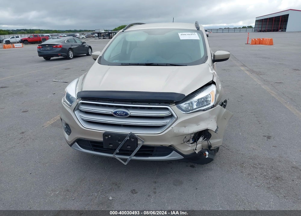 2018 FORD ESCAPE SE VIN: 1FMCU9GD5JUA56214