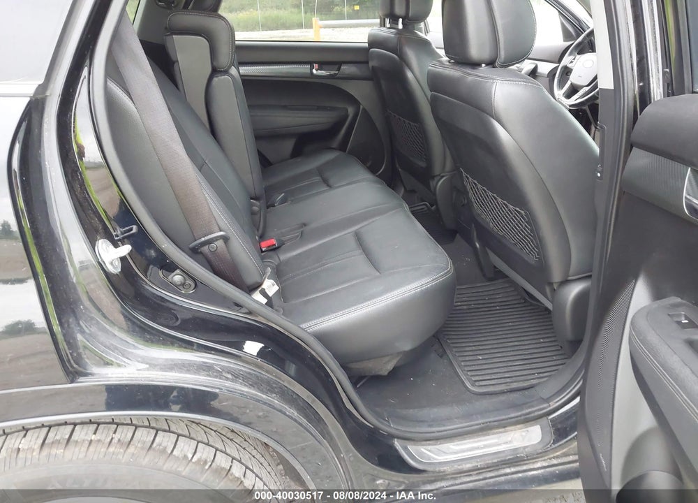 2011 KIA SORENTO SX V6 VIN: 5XYKWDA29BG115594