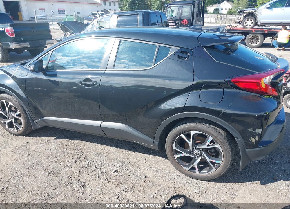 2021 TOYOTA C-HR XLE VIN: NMTKHMBX9MR121582