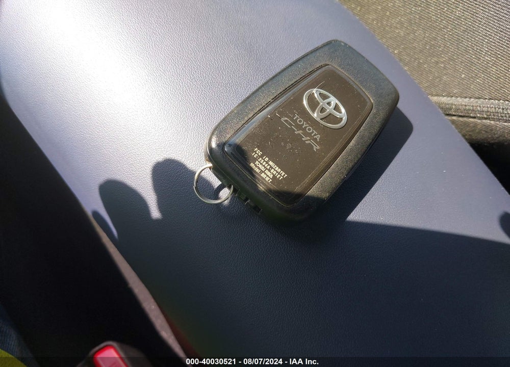 2021 TOYOTA C-HR XLE VIN: NMTKHMBX9MR121582