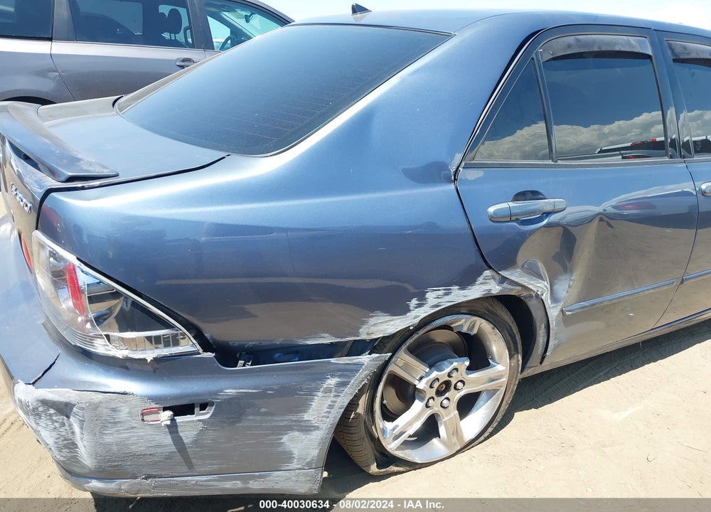 2004 LEXUS IS 300 VIN: JTHBD192X40091600