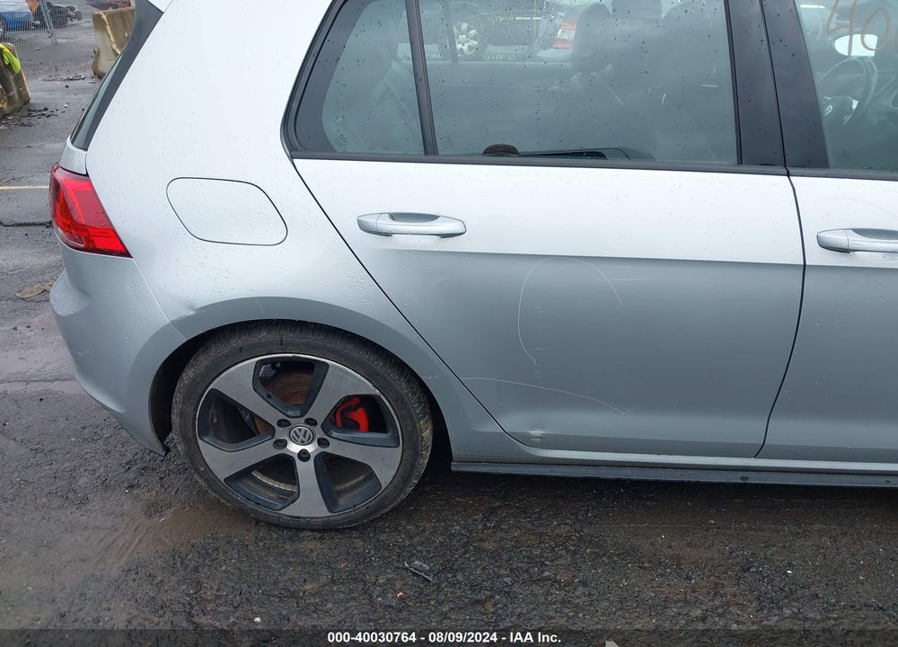 2015 VOLKSWAGEN GOLF GTI 2.0T SE 4-DOOR VIN: 3VW4T7AU1FM045227