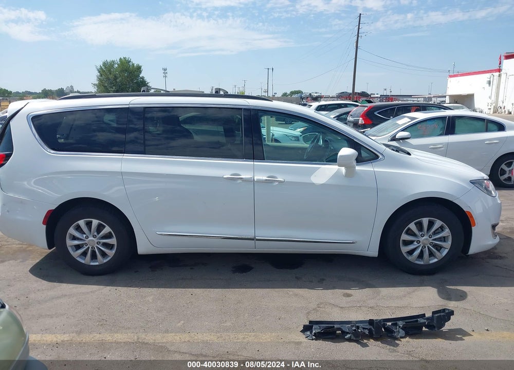 2017 CHRYSLER PACIFICA VIN: 2C4RC1BG7HR627388