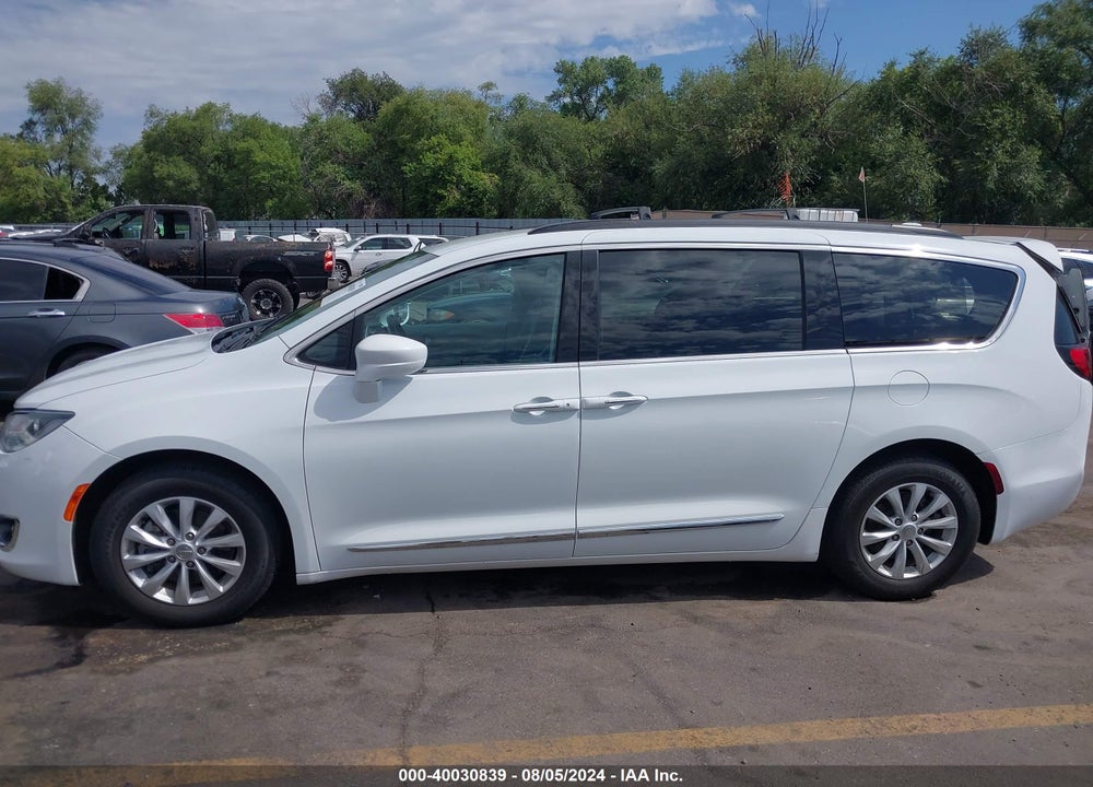 2017 CHRYSLER PACIFICA VIN: 2C4RC1BG7HR627388