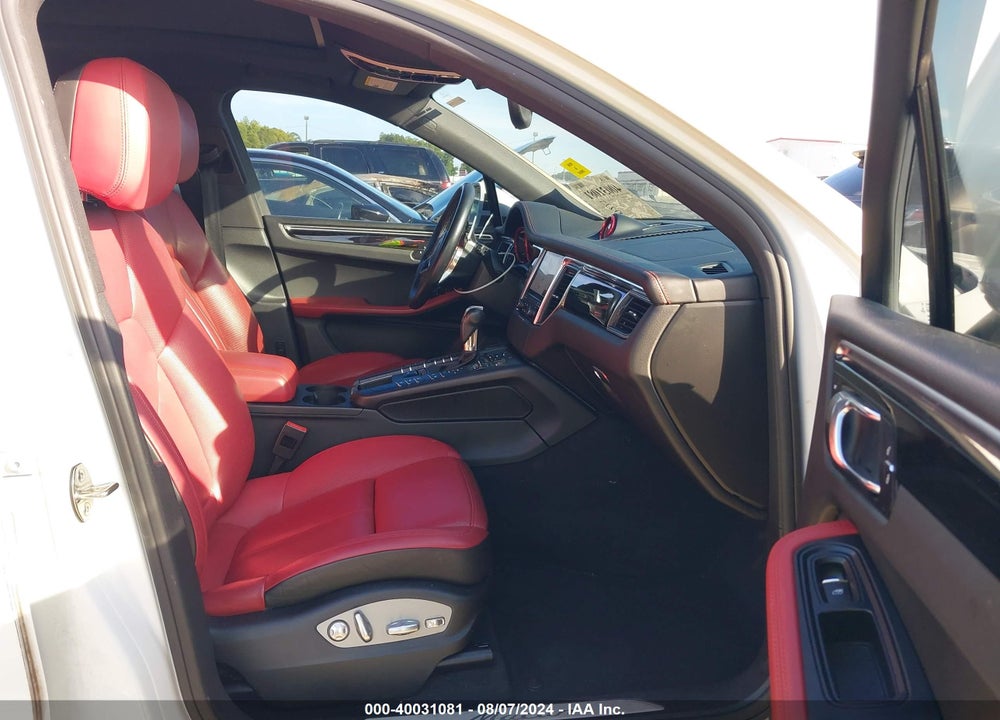2017 PORSCHE MACAN VIN: WP1AA2A52HLB00407