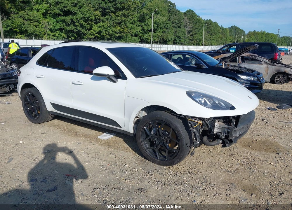 2017 PORSCHE MACAN VIN: WP1AA2A52HLB00407