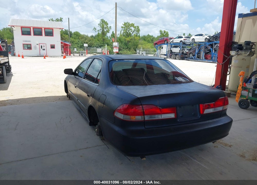 2002 HONDA ACCORD 3.0 EX VIN: 1HGCG16592A081600