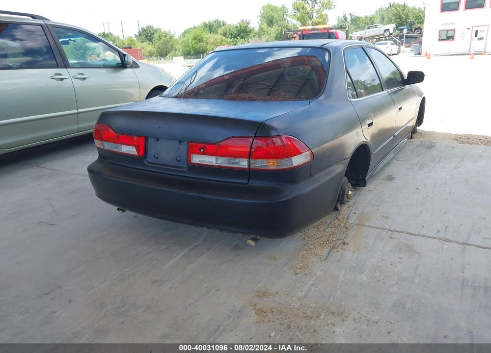 2002 HONDA ACCORD 3.0 EX VIN: 1HGCG16592A081600