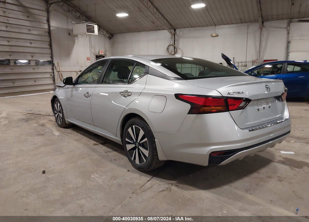2022 NISSAN ALTIMA SV FWD VIN: 1N4BL4DV3NN369738
