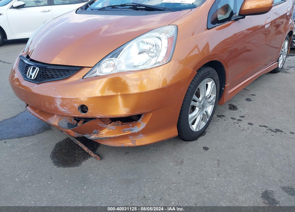 2011 HONDA FIT SPORT VIN: JHMGE8H66BC013083