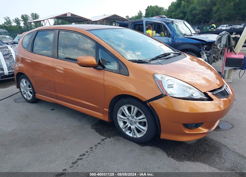 2011 HONDA FIT SPORT VIN: JHMGE8H66BC013083