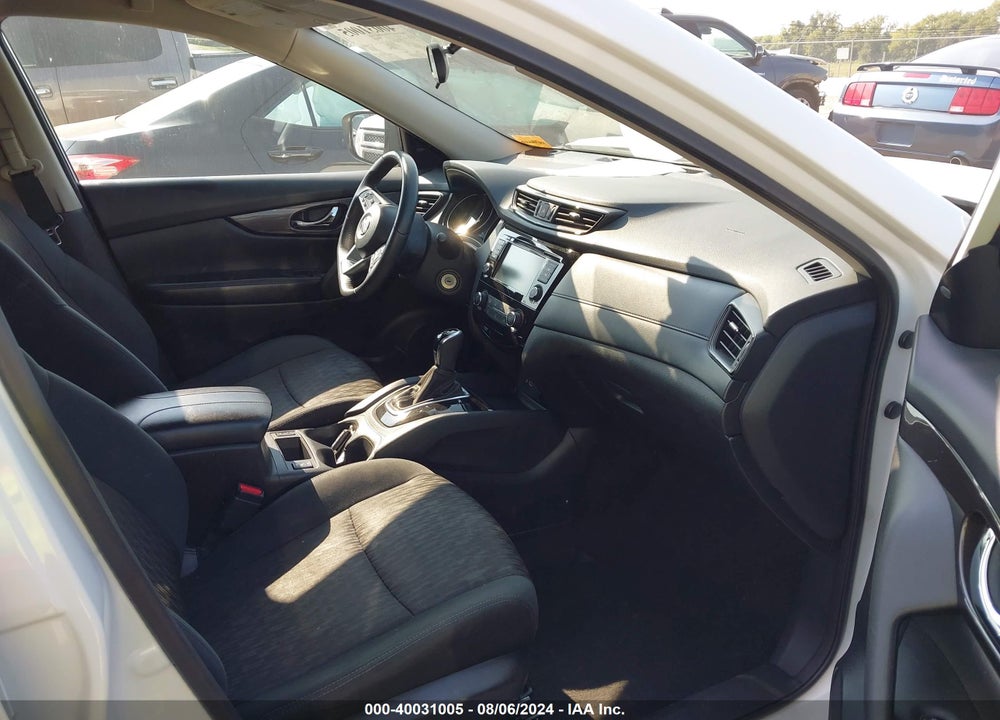 2019 NISSAN ROGUE S VIN: 5N1AT2MT2KC801618