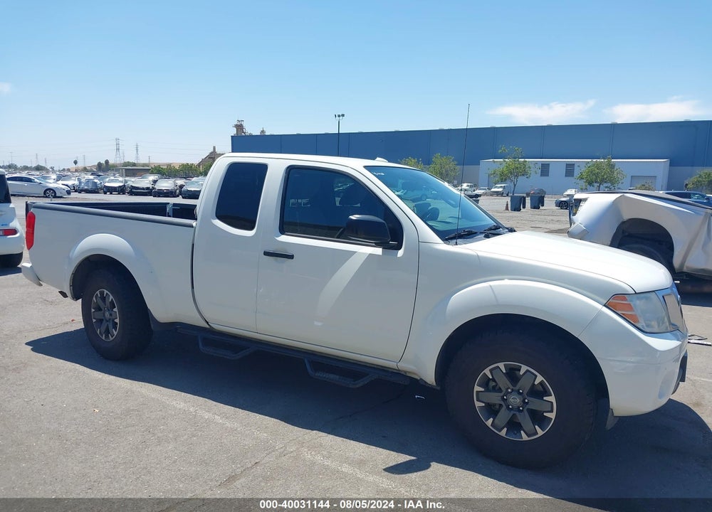 2015 NISSAN FRONTIER DESERT RUNNER VIN: 1N6AD0CU9FN717402
