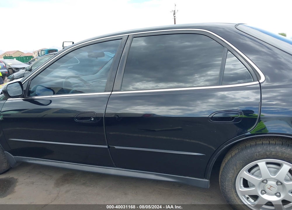 2002 HONDA ACCORD 2.3 SE VIN: JHMCG56752C023333