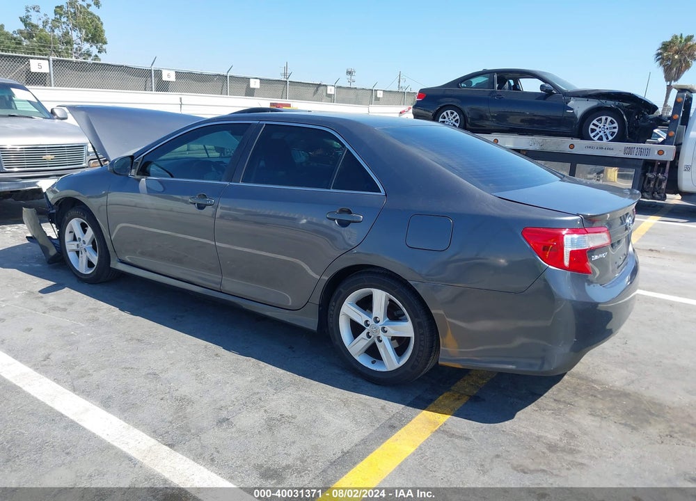 2013 TOYOTA CAMRY SE VIN: 4T1BF1FK3DU228445