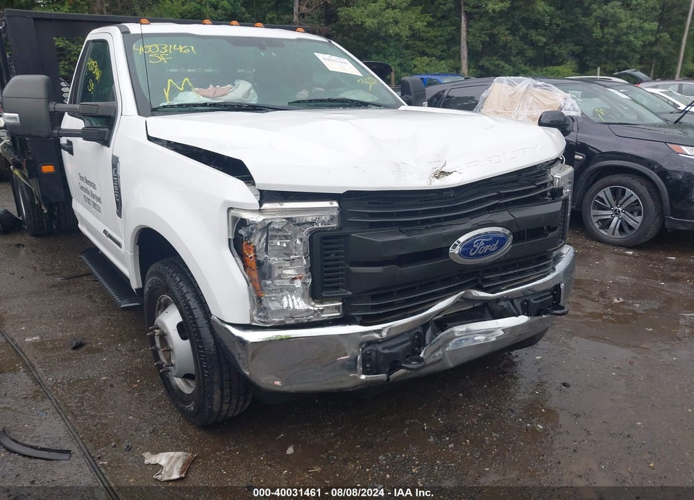 2019 FORD F-350 CHASSIS XL VIN: 1FDRF3GT5KED02909