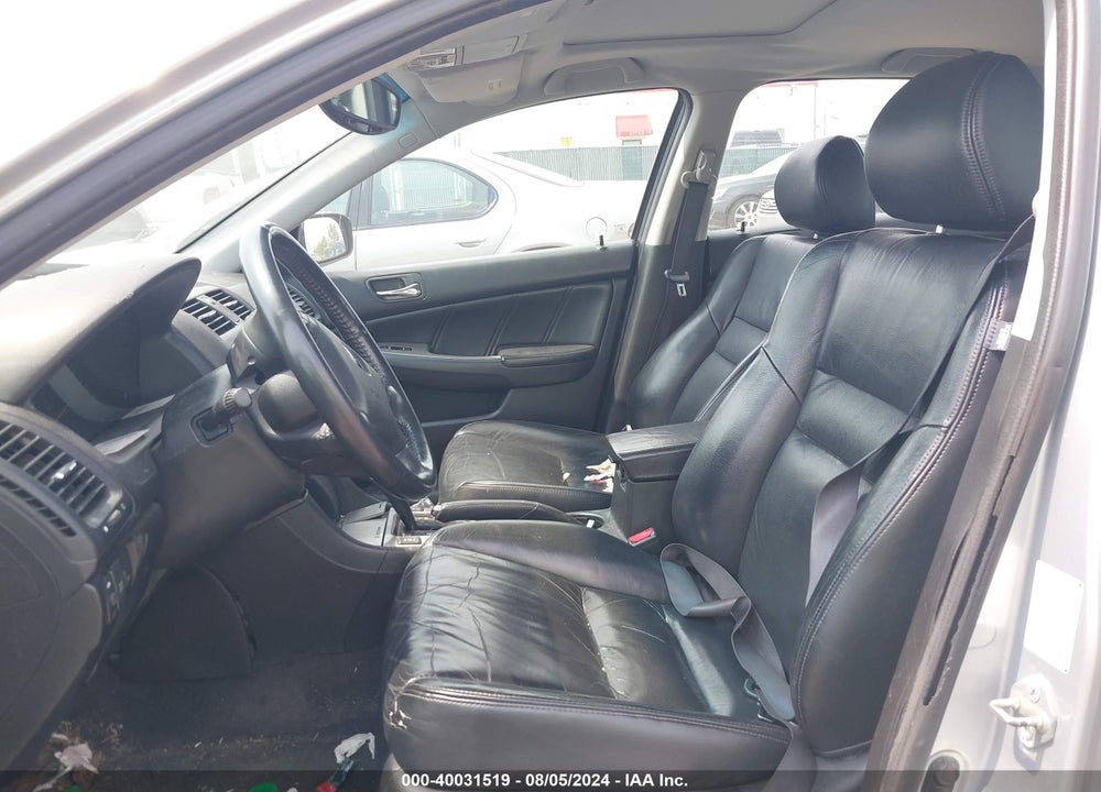 2005 HONDA ACCORD 3.0 EX VIN: 1HGCM66865A076732