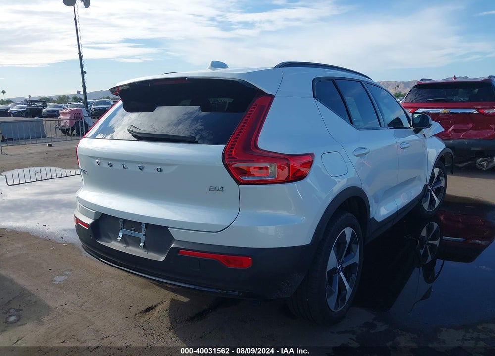 2023 VOLVO XC40 B4 PLUS DARK THEME VIN: YV4K92HW9P2076394