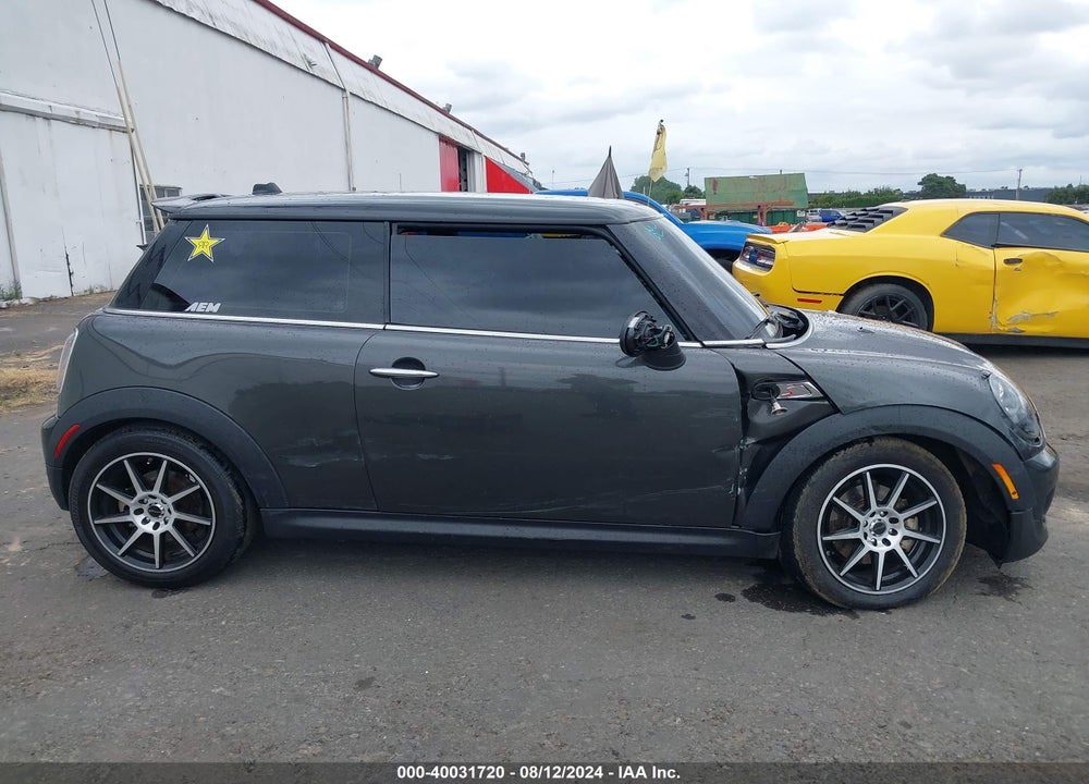 2013 MINI HARDTOP COOPER S VIN: WMWSV3C59DT395509