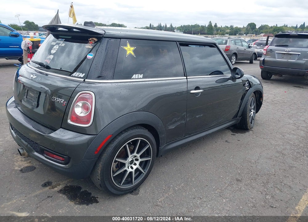 2013 MINI HARDTOP COOPER S VIN: WMWSV3C59DT395509