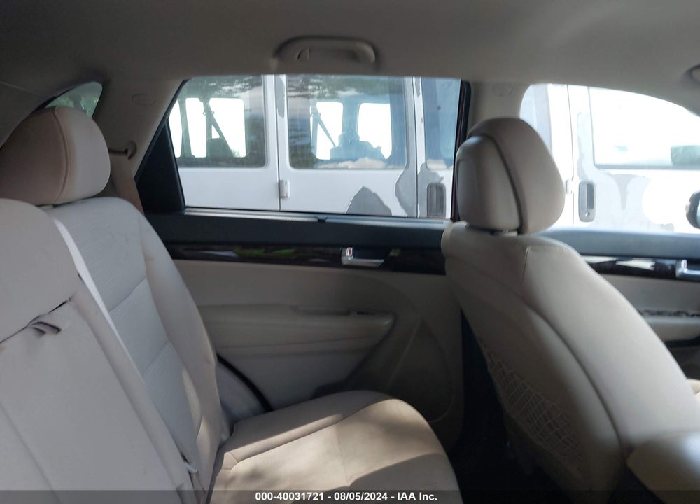 2014 KIA SORENTO LX VIN: 5XYKT4A64EG462721