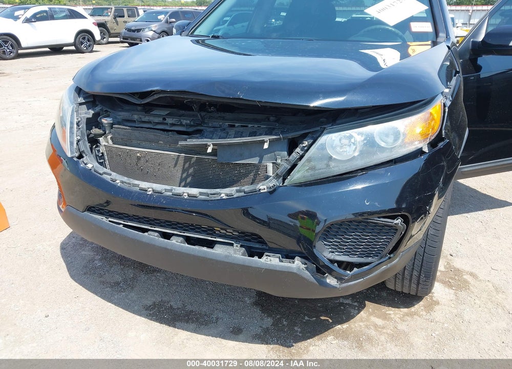 2013 KIA SORENTO LX VIN: 5XYKT3A11DG360872