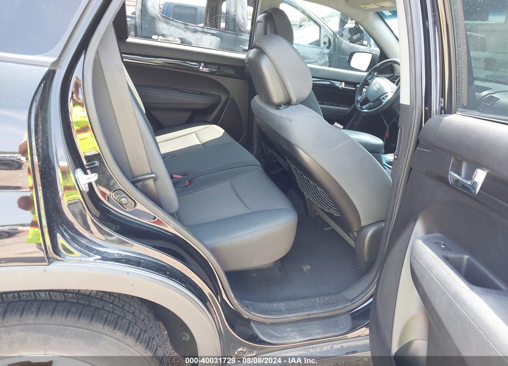 2013 KIA SORENTO LX VIN: 5XYKT3A11DG360872