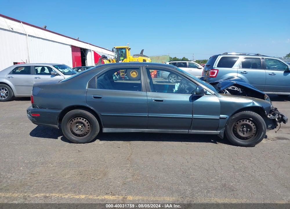 1997 HONDA ACCORD EX VIN: 1HGCD5652VA161941