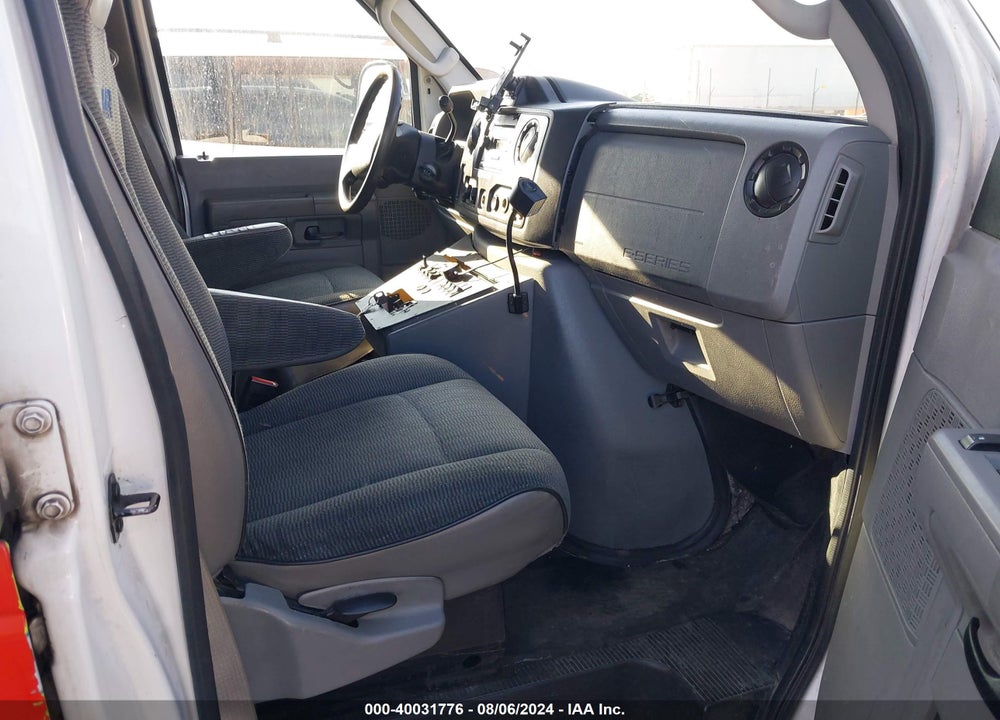 2011 FORD E-350 SUPER DUTY COMMERCIAL VIN: 1FDSS3EL4BDB14159