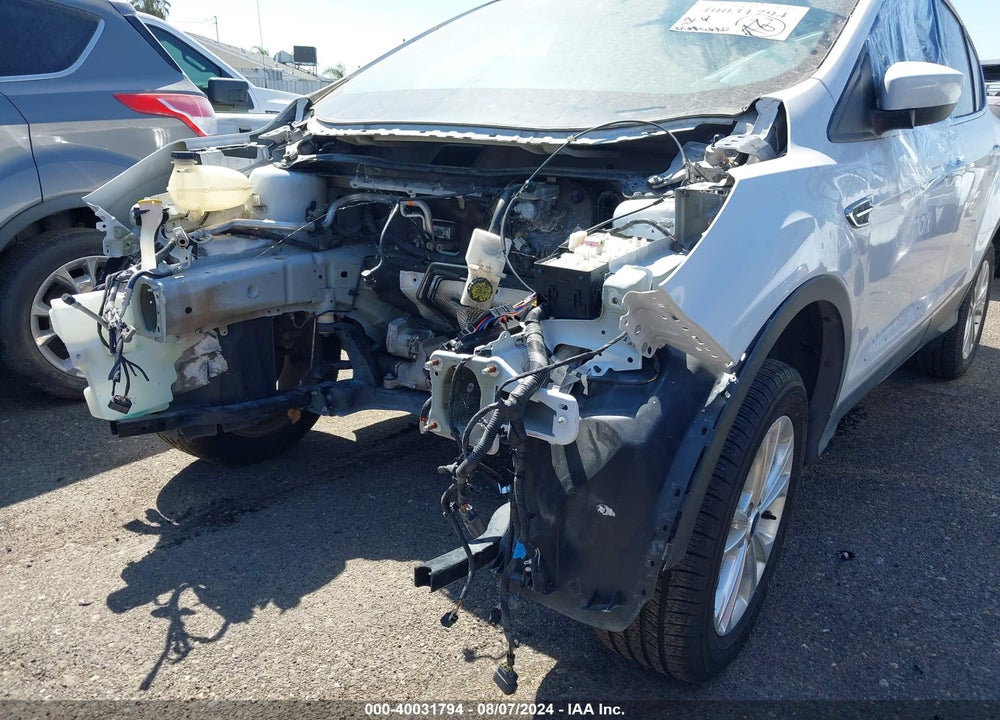 2018 FORD ESCAPE SE VIN: 1FMCU0GD5JUB16309