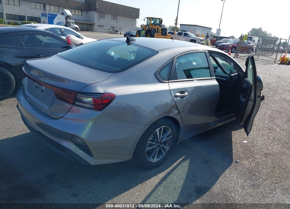 2023 KIA FORTE LXS VIN: 3KPF24AD7PE672037