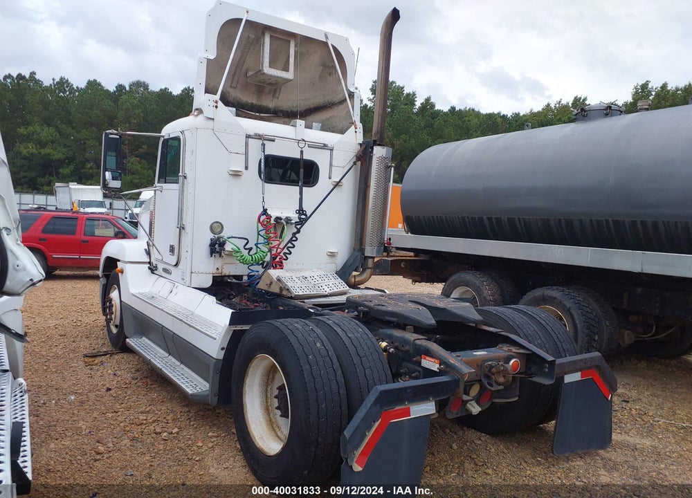 2000 FREIGHTLINER CONVENTIONAL FLD120 VIN: 1FUWDMDA9YPF77780
